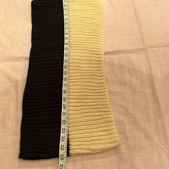 NWOT black and cream knit infinity scarf dress up any outfit while keeping warm - Picture 4 of 7